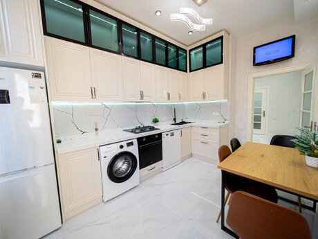 3 otaqlı mənzil, 107 m², 8 Noyabr: 379 000 ₼ 2