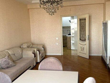 Kirayə 3 otaqlı mənzil, 120 m², Həzi Aslanov: 1 000 ₼/ay 4