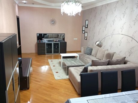 Kirayə 3 otaqlı mənzil, 135 m², 28 May: 1 200 ₼/ay 3