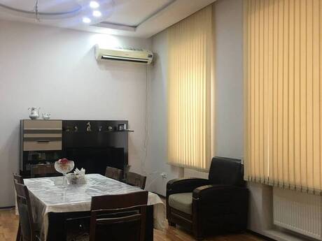 Elan №6451785 - Bakı, İçəri Şəhər m., 3 otaqlı, 85 m², 1/2 mərtəbə