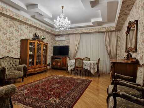 3-комнатная квартира, 115 м², 8 Noyabr: 285 000 ₼ 2