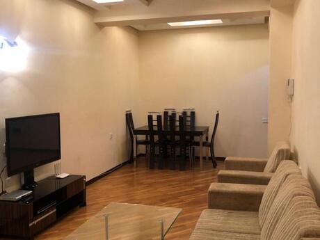 Kirayə 3 otaqlı mənzil, 130 m², Nizami: 1 200 ₼/ay 3