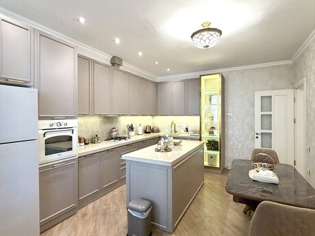 3 otaqlı mənzil, 145 m², İnşaatçılar: 385 000 ₼ 5
