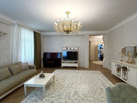 3 otaqlı mənzil, 145 m², İnşaatçılar: 385 000 ₼ 2