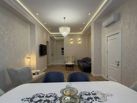 Kirayə 3 otaqlı mənzil, 120 m², 28 May: 1 700 ₼/ay 3