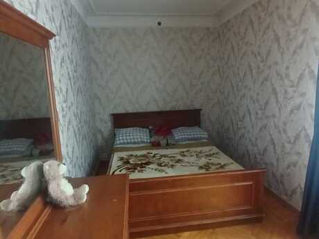 Elan №6452009 - Bakı, İçəri Şəhər m., 2 otaqlı, 50 m², 3/5 mərtəbə