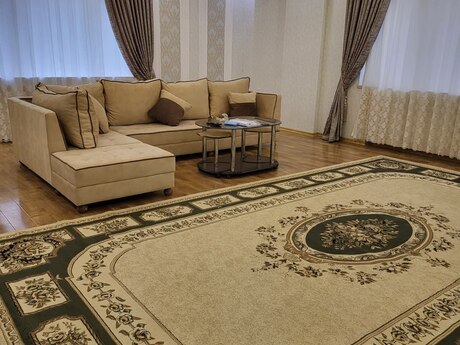 3-room apartment for rent, 145 m², Badamdar: 1 499 ₼/mo 3