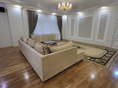 3-room apartment for rent, 145 m², Badamdar: 1 499 ₼/mo 2