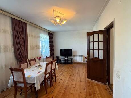 Elan №6452059 - Bakı, Qaraçuxur q., 6 otaqlı, 200 m²