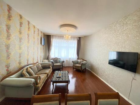 Kirayə 2 otaqlı mənzil, 85 m², İnşaatçılar: 700 ₼/ay 2