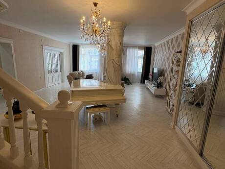 Elan №6452083 - Bakı, Şah İsmayıl Xətai m., 6 otaqlı, 303 m², 6/6 mərtəbə