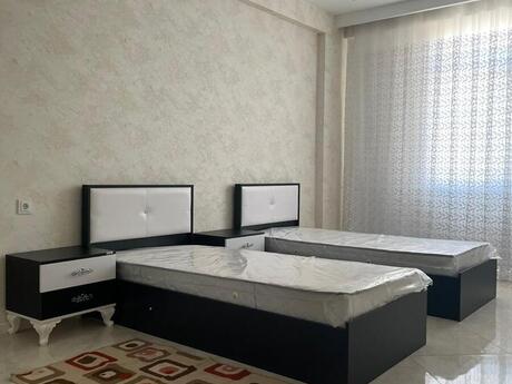 3-room apartment for rent, 100 m², Nəsimi: 1 200 ₼/mo 3
