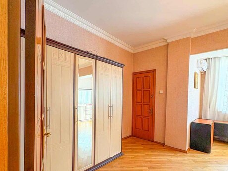 Kirayə 3 otaqlı mənzil, 150 m², Nizami: 1 200 ₼/ay 2