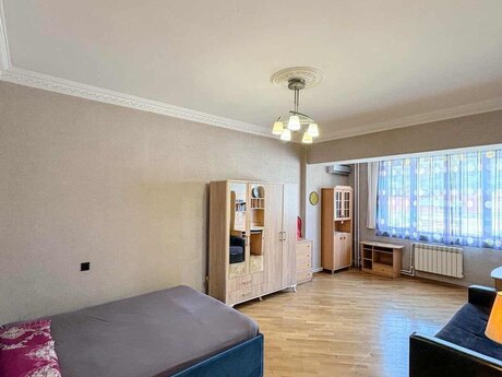 Kirayə 3 otaqlı mənzil, 150 m², Nizami: 1 200 ₼/ay 4