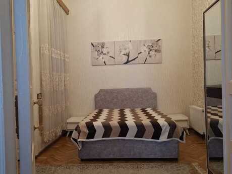 3-room apartment for rent, 120 m², Sahil: 1 200 ₼/mo 3