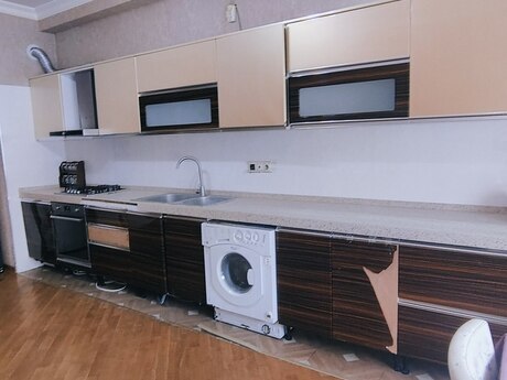 Аренда: 4-комнатная квартира, 190 м², 28 May: 1 300 ₼/мес 4