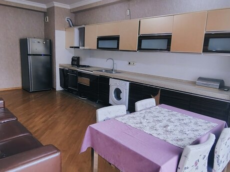 Аренда: 4-комнатная квартира, 190 м², 28 May: 1 300 ₼/мес 2