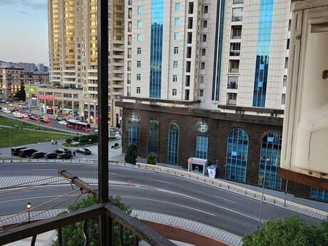 2 otaqlı mənzil, 80 m², Elmlər Akademiyası: 230 000 ₼ 2
