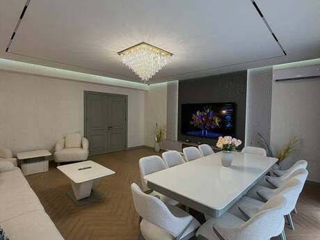 4 otaqlı mənzil, 186 m², 28 May: 780 000 ₼ 4
