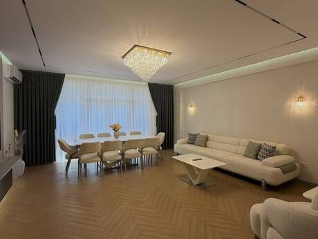 4 otaqlı mənzil, 186 m², 28 May: 780 000 ₼ 2