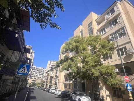 2-комнатная квартира, 58 м², İçəri Şəhər: 215 000 ₼ 4