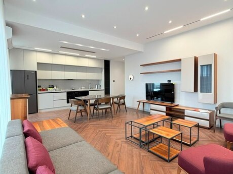 4-room apartment for rent, 160 m², Ağ şəhər: 3 000 ₼/mo 2