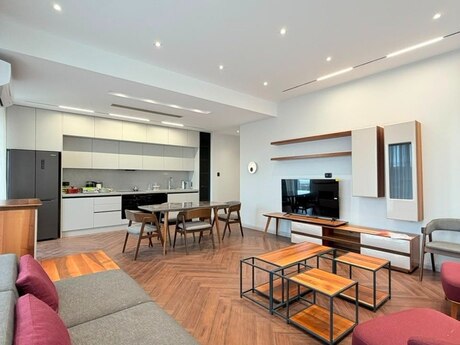 4-room apartment for rent, 160 m², Ağ şəhər: 3 000 ₼/mo 4