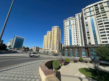 Elan №6452684 - Bakı, Nizami m., 4 otaqlı, 205 m², 13/22 mərtəbə