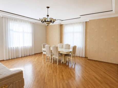 3-комнатная квартира, 132 м², 8 Noyabr: 313 000 ₼ 5