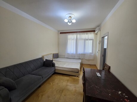 1 rooms · 40 m² · floor 1/5, Azadlıq Prospekti