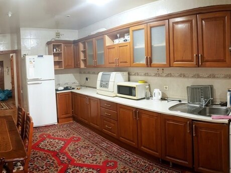 Аренда: 5-комнатная квартира, 235 м², Şah İsmayıl Xətai: 947 ₼/мес 2