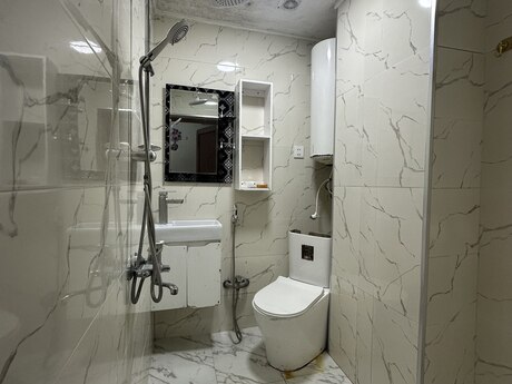 Qurtuluş 93 kompleksində 5 otaqlı yeni tikili mənzil satılır, 100 m², 67 000 AZN, şəkil 2 / 12