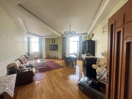 Kirayə 4 otaqlı mənzil, 200 m², Nərimanov: 1 800 ₼/ay 2