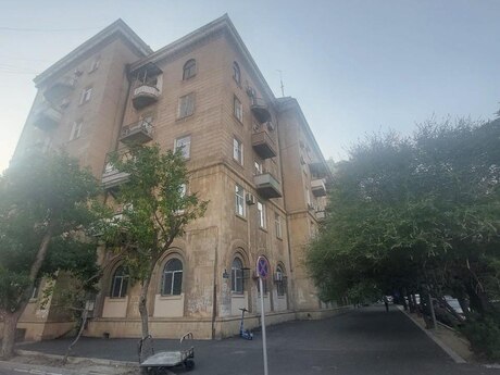 Elan №6452914 - Bakı, 28 May m., 2 otaqlı, 60 m², 2/5 mərtəbə