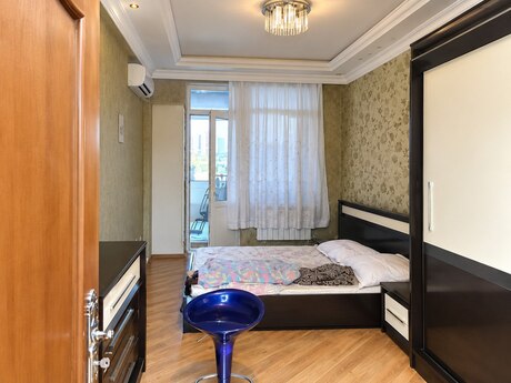 Kirayə 3 otaqlı mənzil, 178 m², 8 Noyabr: 1 000 ₼/ay 4