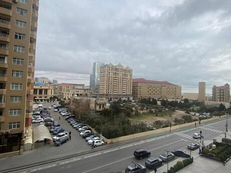 Kirayə 4 otaqlı mənzil, 200 m², Şah İsmayıl Xətai: 2 000 ₼/ay 5