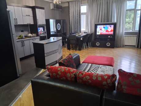 2-room apartment for rent, 75 m², 8-ci mikrorayon: 700 ₼/mo 5