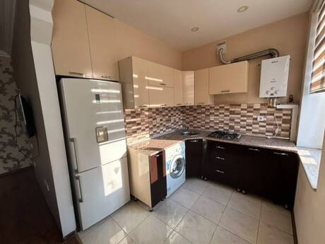 Qara Qarayevdə 2 otaqlı köhnə tikili mənzil kirayə verilir, 55 m², 700 AZN/ay, şəkil 3 / 12