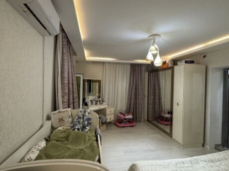8 otaqlı həyət evi, 360 m², Suraxanı: 450 000 ₼ 3