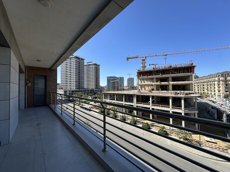3 otaq · 162 m² · 4/20 mərtəbə, Ağ şəhər