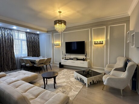 3 otaq · 141 m² · 8/18 mərtəbə, Renessans Palace
