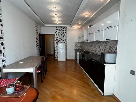 Аренда: 2-комнатная квартира, 130 м², 28 May: 1 000 ₼/мес 3