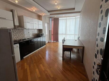 Аренда: 2-комнатная квартира, 130 м², 28 May: 1 000 ₼/мес 4