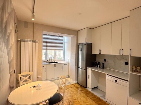 3 otaqlı mənzil, 85 m², Elmlər Akademiyası: 265 000 ₼ 2