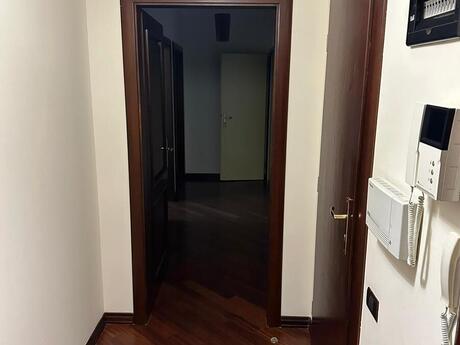 3-room apartment for rent, 130 m², İçəri Şəhər: 2 000 ₼/mo 4