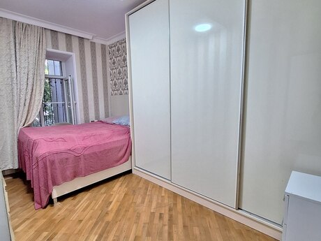 4-room apartment for rent, 130 m², Nəriman Nərimanov: 1 096 ₼/mo 3