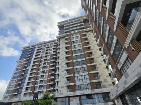 3 rooms · 99 m² · floor 7/16, Lake City