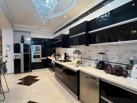3 otaqlı mənzil, 117 m², 20 Yanvar: 305 000 ₼ 4