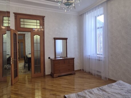 Аренда: 3-комнатная квартира, 120 м², İçəri Şəhər: 1 000 ₼/мес 4