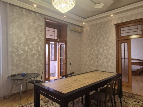 Аренда: 3-комнатная квартира, 120 м², İçəri Şəhər: 1 000 ₼/мес 2